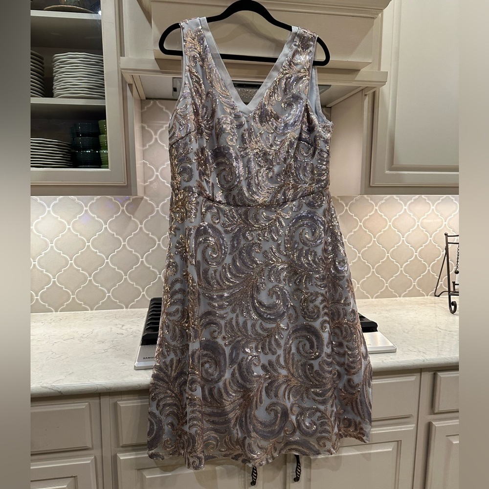 Gorgeous Brianna formal sequined dress 16W gray w/ silver & copper floral design